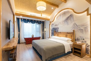 Premium Suite, 1 King Bed, Bathtub | Down comforters, individually decorated, individually furnished, desk - Lijiang Zen Garden Hotel (Lijiang)