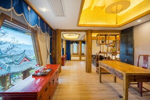 Panoramic Suite, 1 King Bed, Bathtub, City View | City view - Lijiang Zen Garden Hotel (Lijiang)