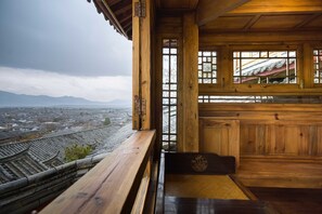 Honeymoon Double Room, Bathtub, City View | City view