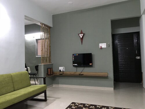 DELUXE APARTMENT 501