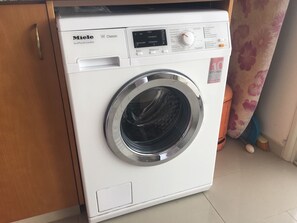 Interior - Penthouse studio with sea view near the airport (Tersefanou)