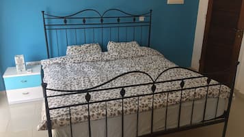 1 habitación, wifi y ropa de cama