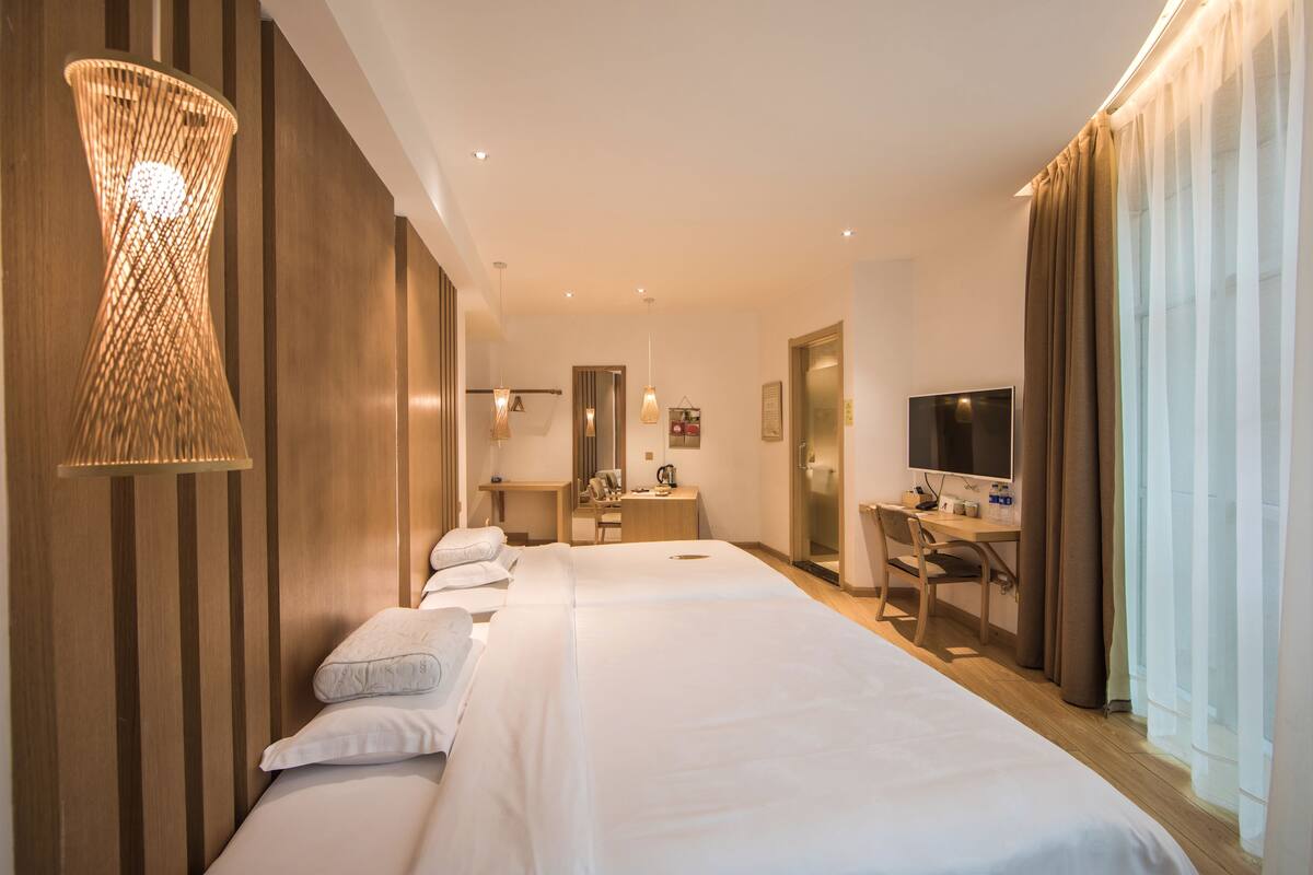 family room (standard) | desk, blackout curtains, soundproofing, free wifi