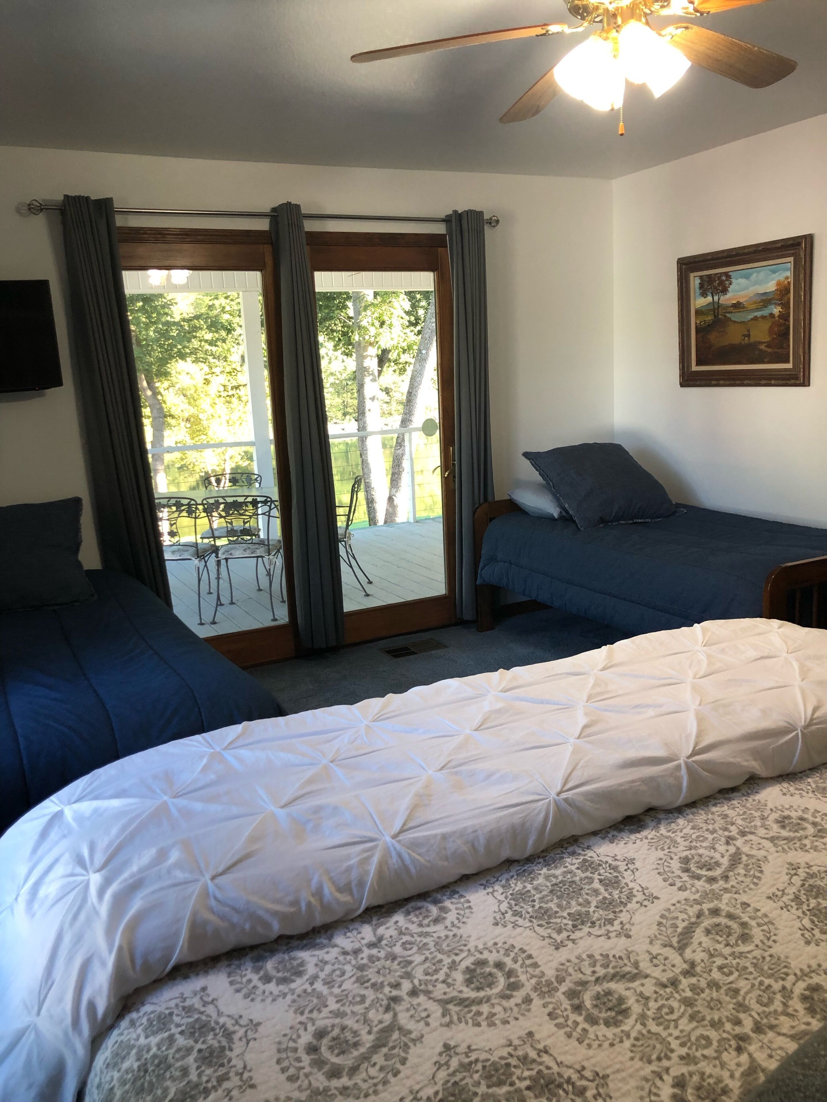 2 bedrooms, iron/ironing board, WiFi (free), bed sheets