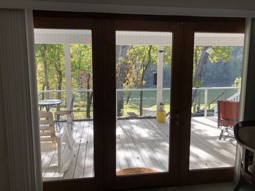 White River Fishing Lodge, Overlooking the River w/Private Landing & Boat Ramp