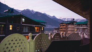 Terrace/patio - Hotel Neha Palace (Manali)