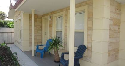 Relax in Comfort, Walking distance to beach