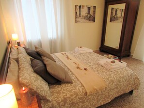 1 bedroom, iron/ironing board, travel cot, free WiFi - Apartment With Large Panoramic Terrace For A Full Relaxation Stay (Viadanica)