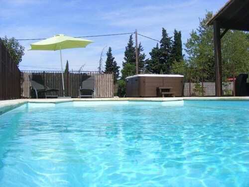 Cómoda villa con jacuzzi