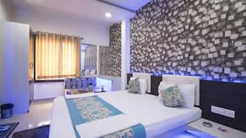 Executive Room | In-room safe, desk, soundproofing, free WiFi