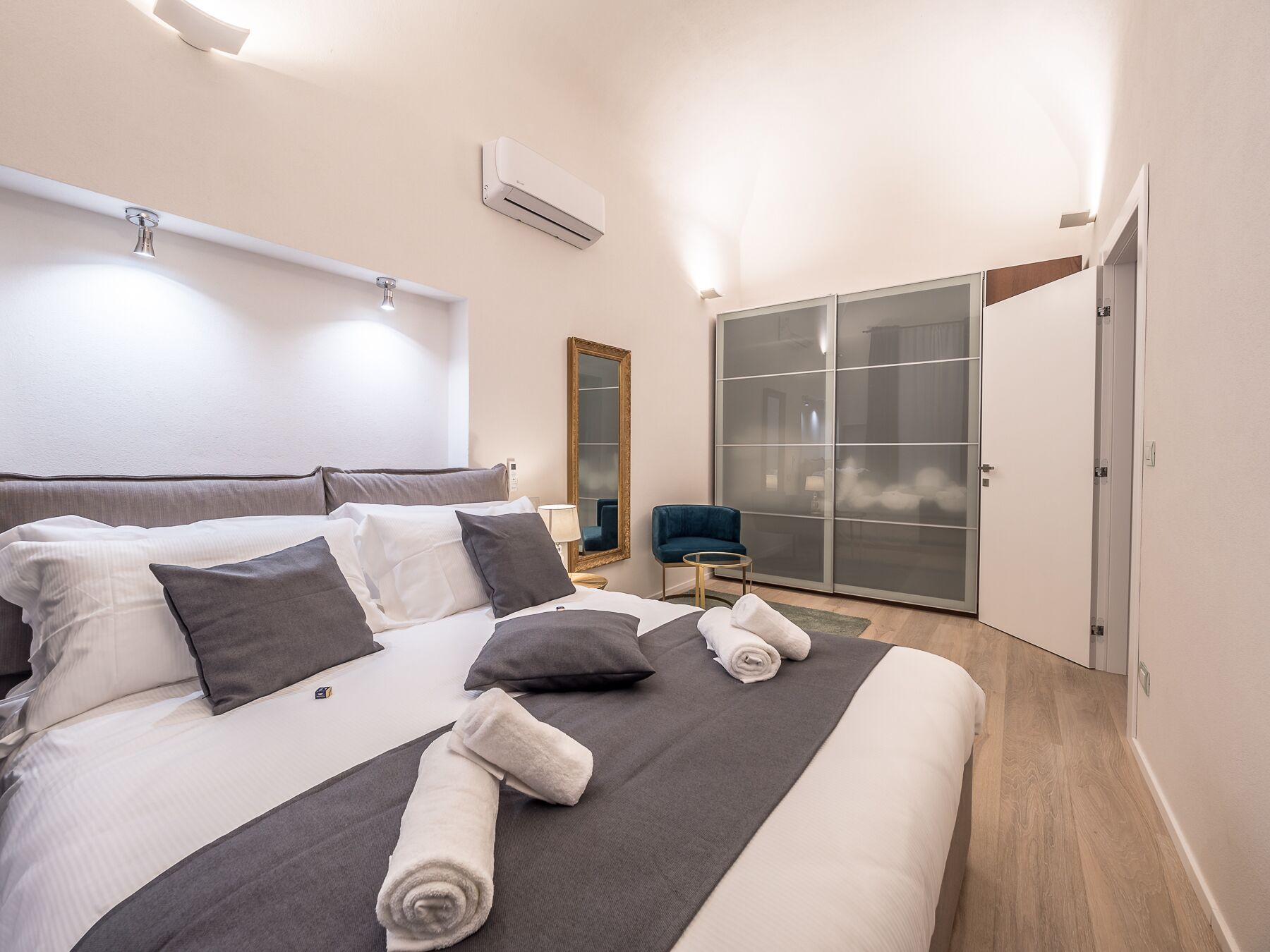 2 Schlafzimmer, Zimmersafe, Bügeleisen/Bügelbrett, WLAN