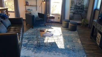 Suíte estúdio luxo, 1 cama Queen, vista para o vinhedo | 1 quarto, roupas de cama premium, individualmente decorados