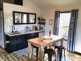 The Loft | Private kitchenette | Fridge, microwave, coffee/tea maker, cookware/dishes/utensils