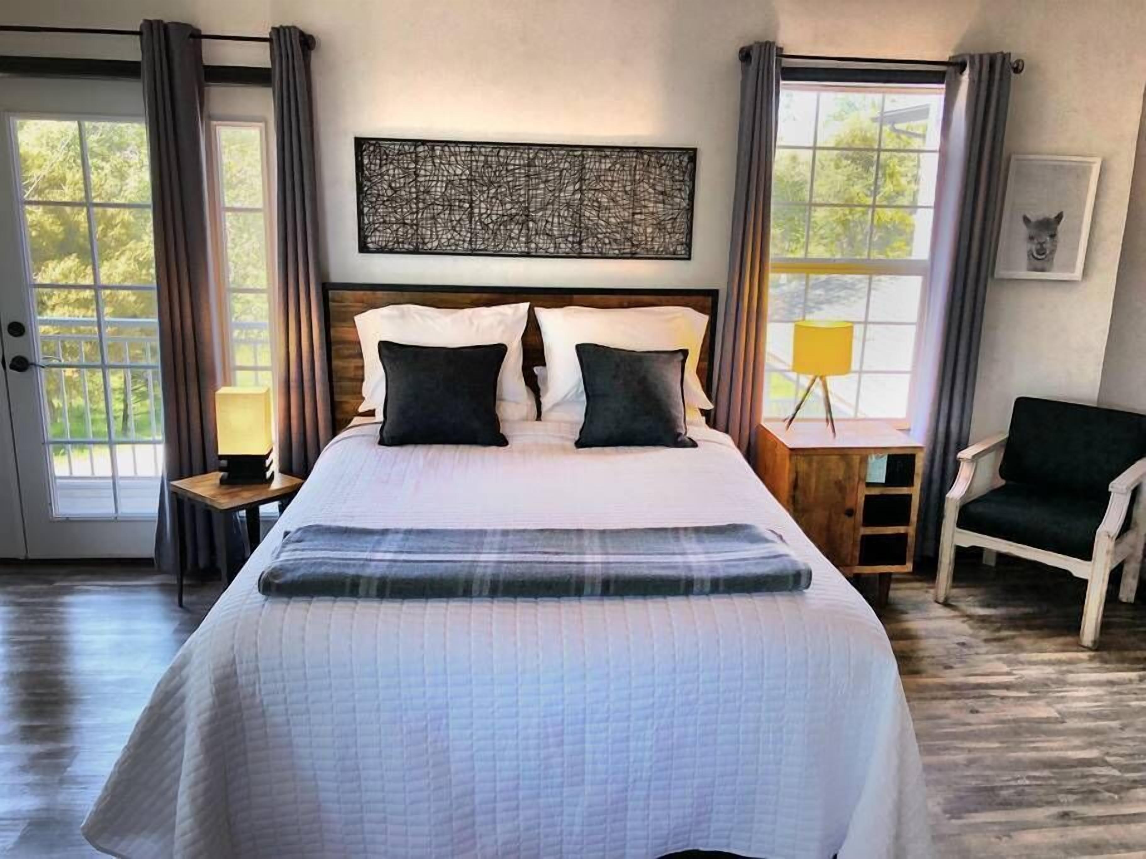 The Loft | Premium bedding, individually decorated, individually furnished