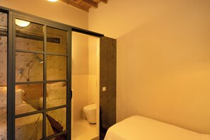 Basic-Doppel- oder -Zweibettzimmer | 1 Schlafzimmer, Zimmersafe, individuell dekoriert