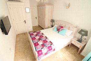 1 bedroom, Egyptian cotton sheets, premium bedding, Tempur-Pedic beds - Galya Otel Alacati (Cesme)