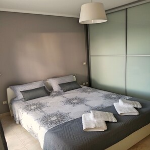 2 Schlafzimmer, Bügeleisen/Bügelbrett, Internetzugang