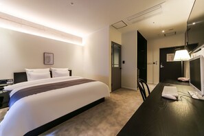 Room, Terrace | Free WiFi - The Point Hotel - Myeongji (Busan)