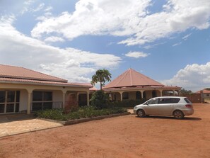Front of property - Plain Springs Hotel (Kumi)