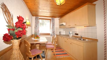 Apartment, 1 Schlafzimmer (incl. 65 EUR Cleaning Fee) | Eigene Küche | Kühlschrank, Mikrowelle, Herdplatte, Wasserkocher mit Kaffee-/Teezubehör