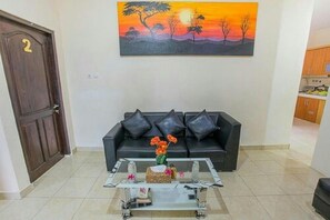 Double Room, 1 Double Bed, Garden View | Dining room