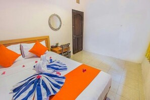 Double Room, 1 Double Bed, Garden View | Desk, free WiFi, bed sheets