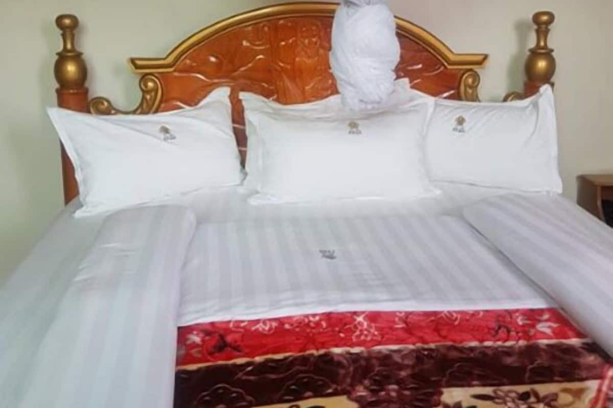 Escritorio, insonorización, wifi gratis y ropa de cama 