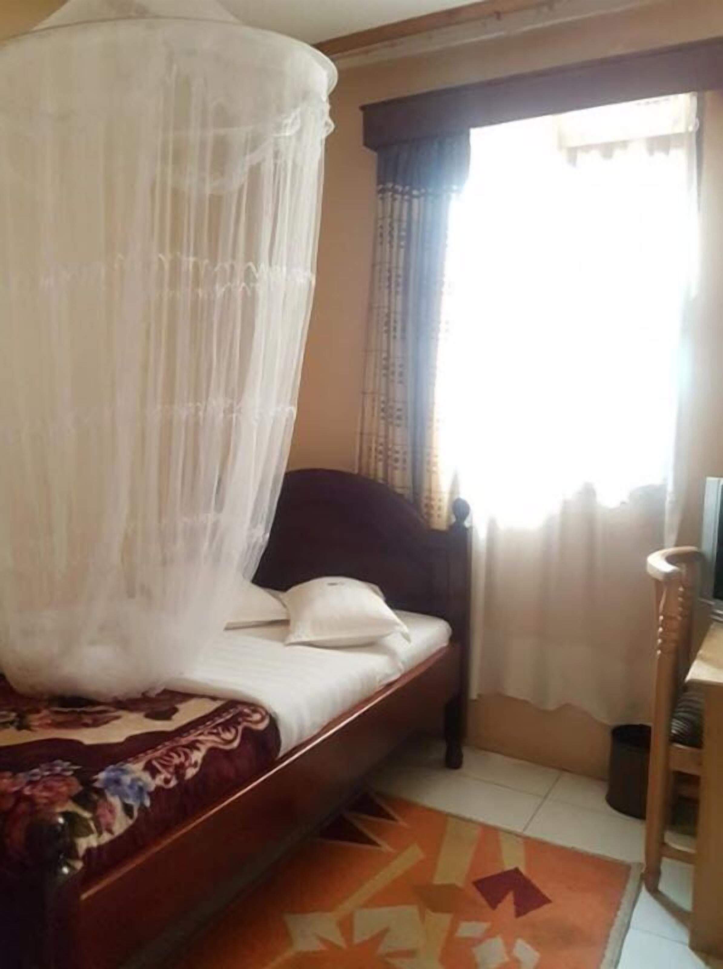 Bureau, chambres insonorisées, Wi-Fi gratuit, draps fournis