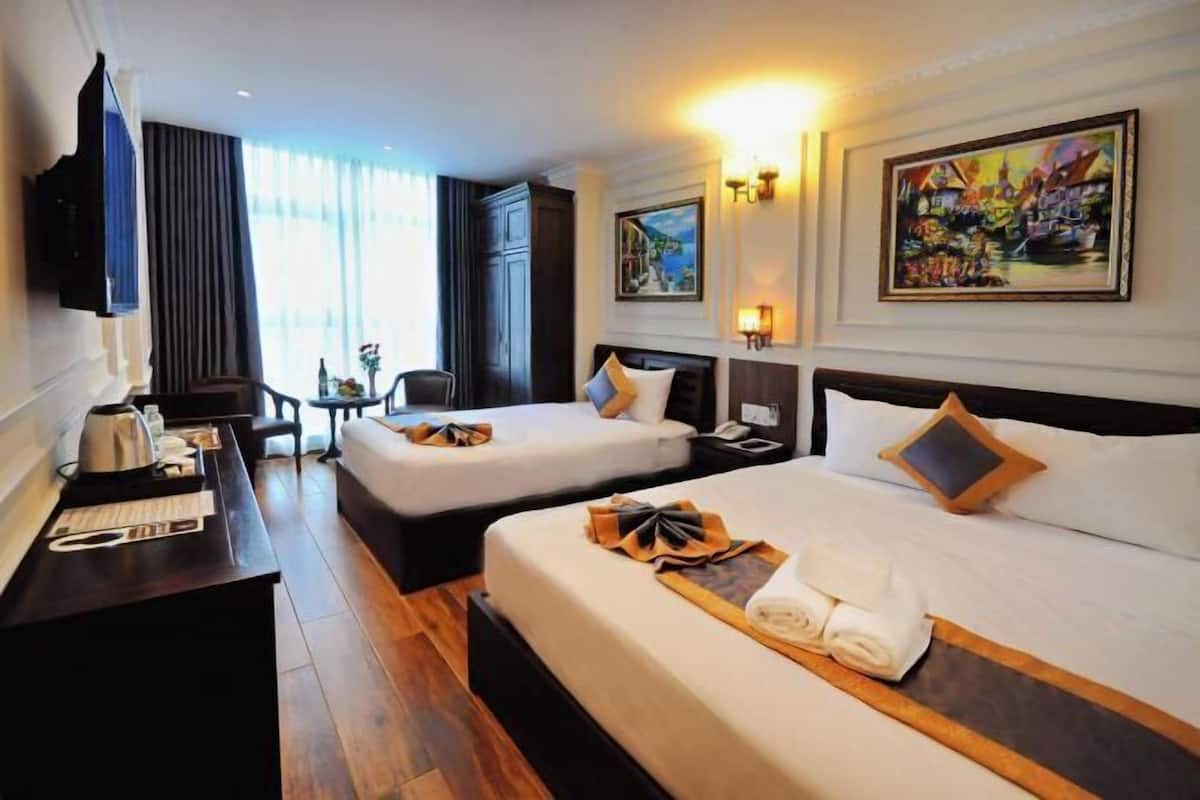 In-room safe, desk, soundproofing, free WiFi