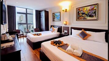 In-room safe, desk, soundproofing, free WiFi