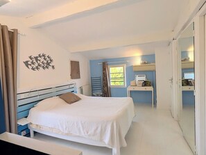 3 chambres, fer et planche à repasser, Wi-Fi gratuit, draps fournis