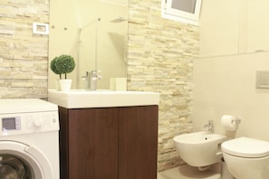 Bathroom - Apartment Sunset (Sveti Stefan)