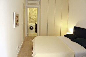 Blackout curtains, iron/ironing board, free WiFi, bed sheets - Apartment Sunset (Sveti Stefan)