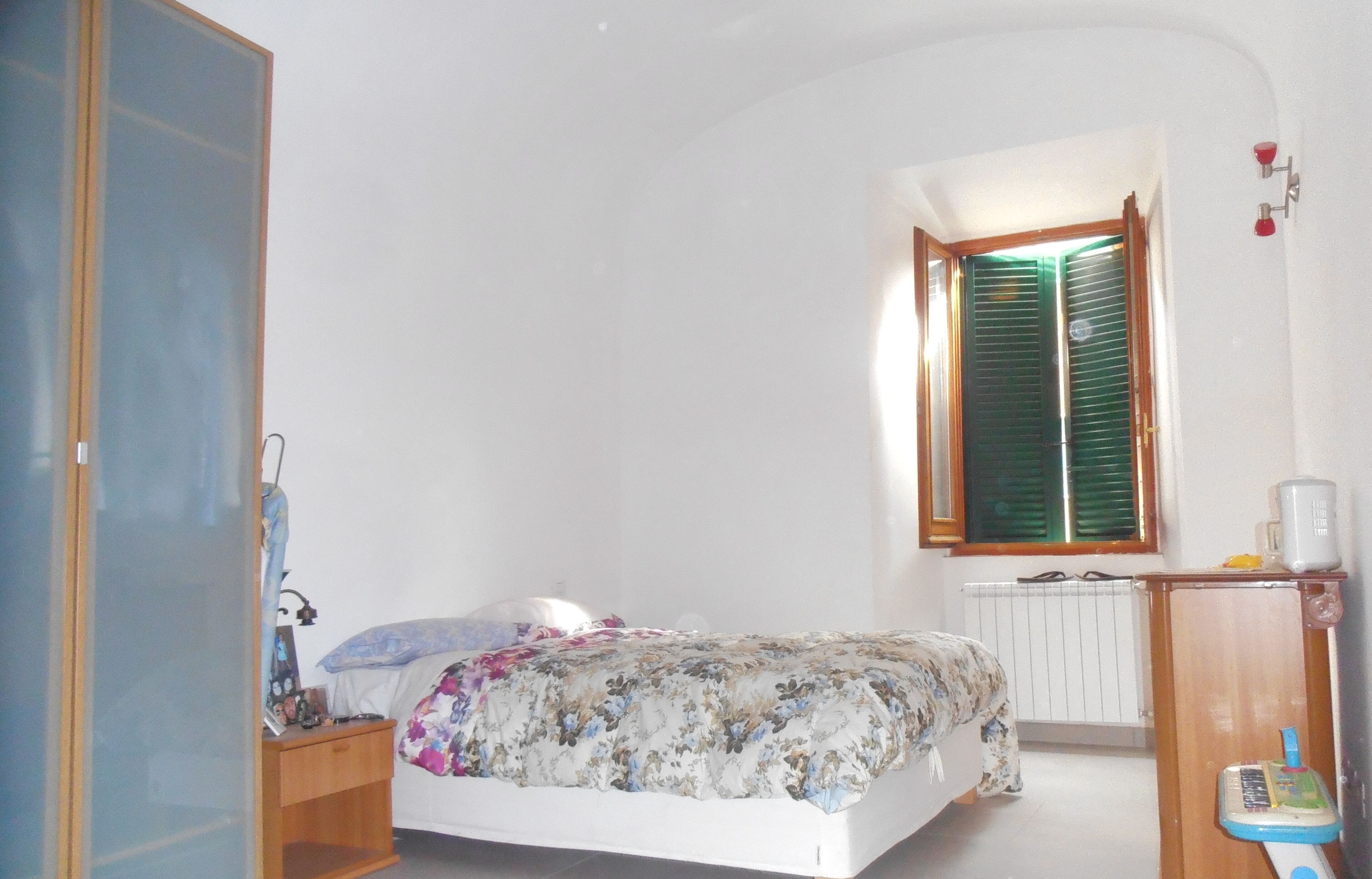 2 bedrooms, iron/ironing board, internet, bed sheets