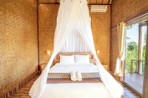 Habitación Deluxe doble, 1 cama doble, vistas a la montaña | Escritorio, wifi gratis, ropa de cama