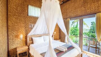 Habitación doble Deluxe, 1 cama matrimonial, vista a la montaña | Escritorio, wifi gratis y ropa de cama