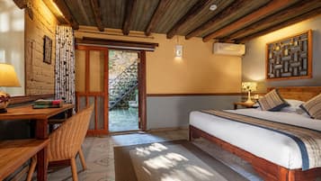 Family Suite | Premium bedding, in-room safe, desk, blackout curtains