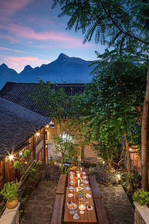 2 restaurants; breakfast, lunch, and dinner served - Yangshuo Secret Garden (Guilin)