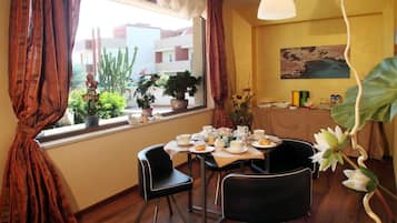 Colazione a buffet inclusa, servita tutte le mattine