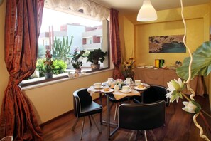 Petit déjeuner buffet compris tous les jours