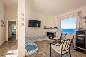 5 slaapkamers, een strijkplank/strijkijzer, reisbedje, beddengoed