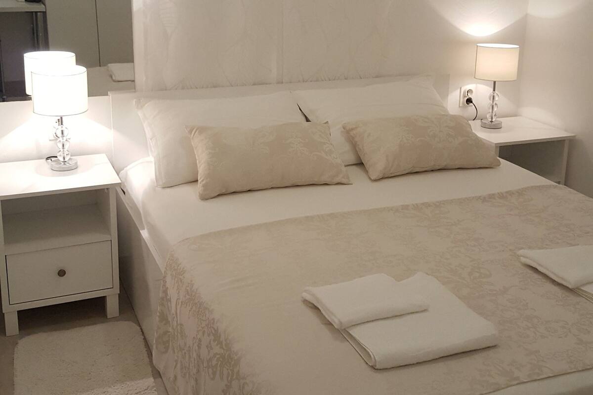 Habitación doble estándar | Escritorio, wifi gratis y ropa de cama