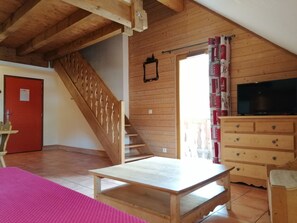 Interior - Duplex 2-Bedroom, Sleeps 6, Balcony, Mountain View, Pra Loup 1500 (Pra-Loup)