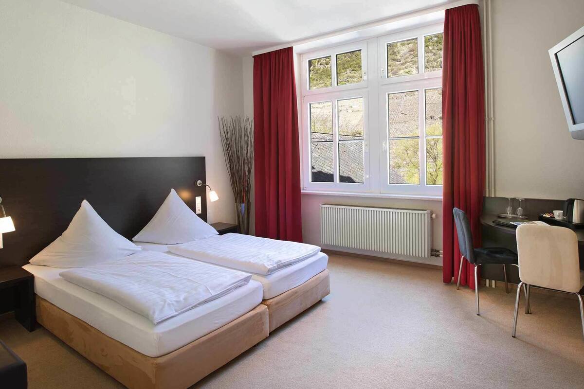 Comfort Double Room | In-room safe, blackout drapes, cribs (free), rollaway beds (surcharge)