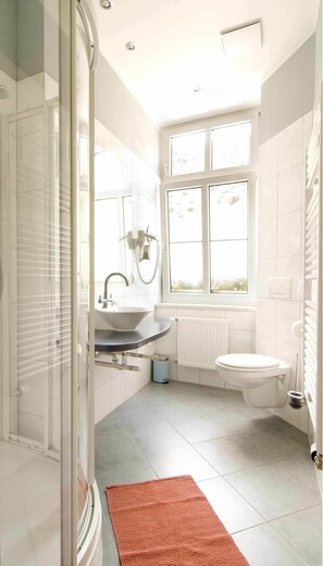 Shower, free toiletries, hair dryer, towels