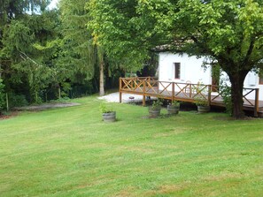 Huis, en-suite badkamer, uitzicht op tuin | Exterieur