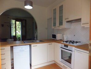 House, Ensuite, Garden View | Restaurant - Seguin - La Maison du Lac (Lignan-de-Bordeaux)