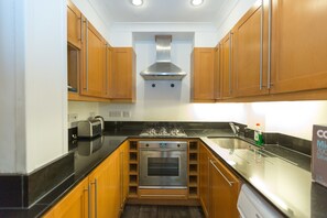 公寓, 2 间卧室, 无烟房 | 私人厨房 | 大冰箱、微波炉、烤箱、炉灶