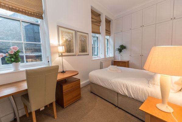 Departamento, 2 habitaciones, para no fumadores | Tabla de planchar con plancha, wifi gratis y ropa de cama
