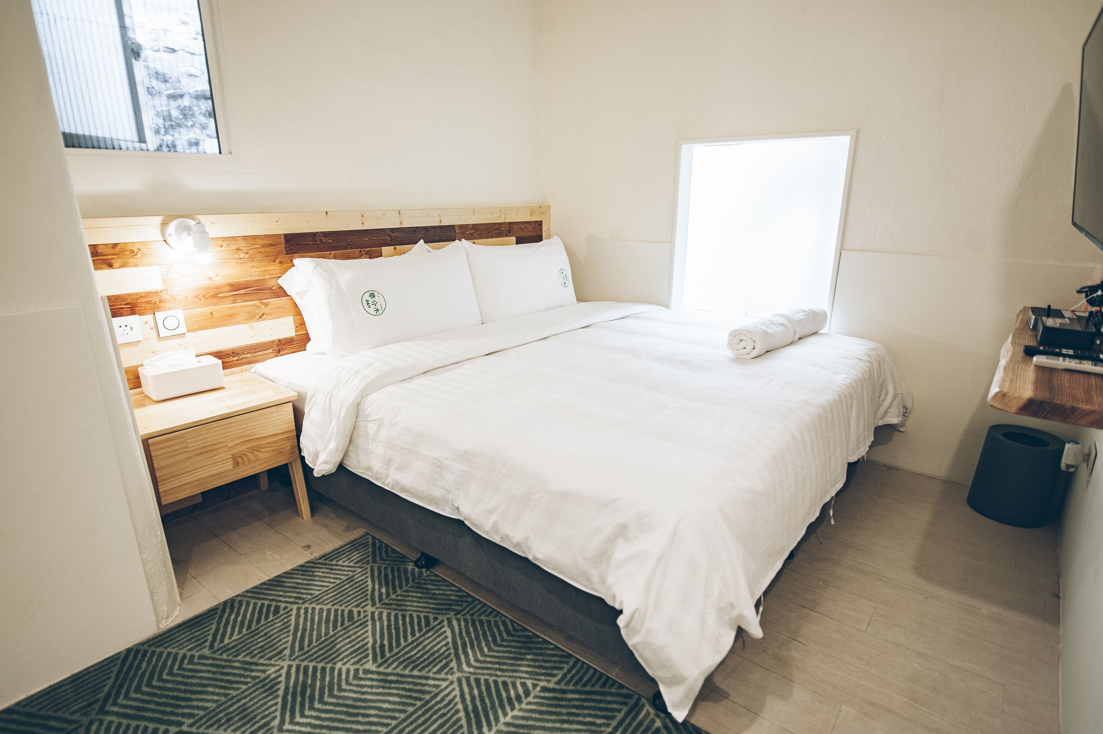 Phòng đôi (101) | Bàn, màn/rèm cản sáng, phòng cách âm 